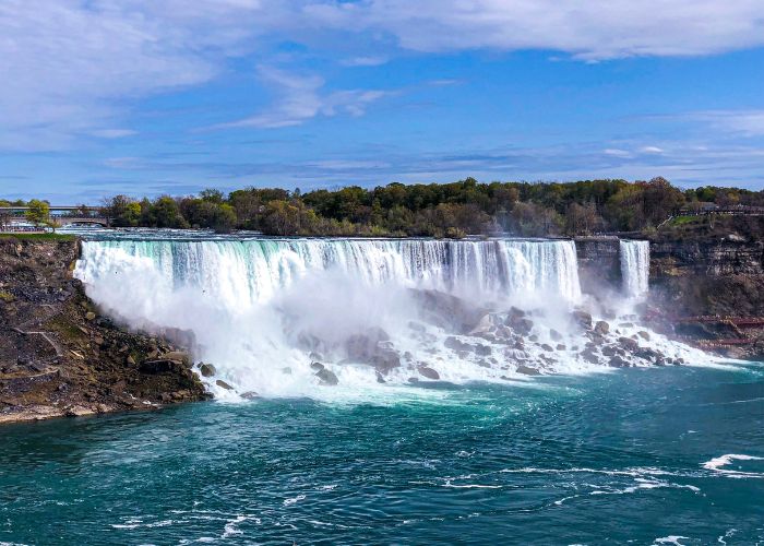 Niagara Falls, a renowned natural spectacle on the border between the United States and Canada