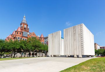 John f kennedy memorial plaza for jfk and courthouse landmark